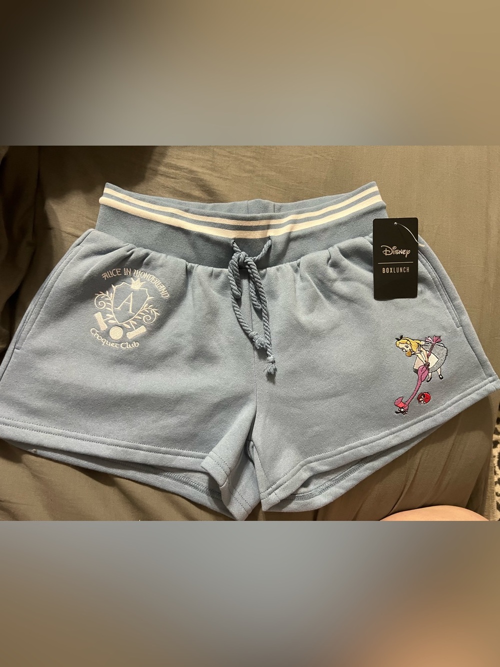 Disney - Alice in Wonderland - Croque Club , box lunch shorts sz M